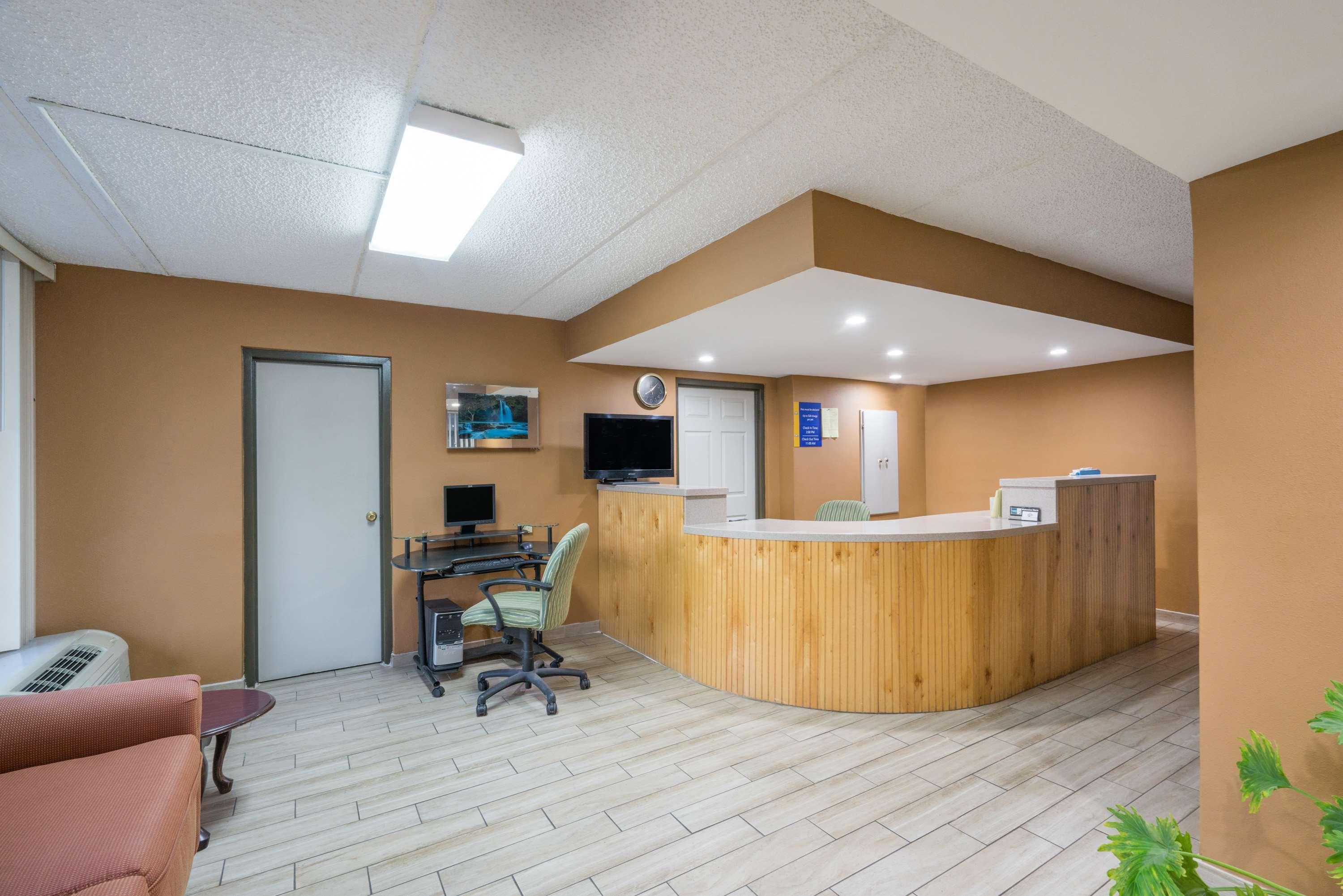 Days By Wyndham Motel
